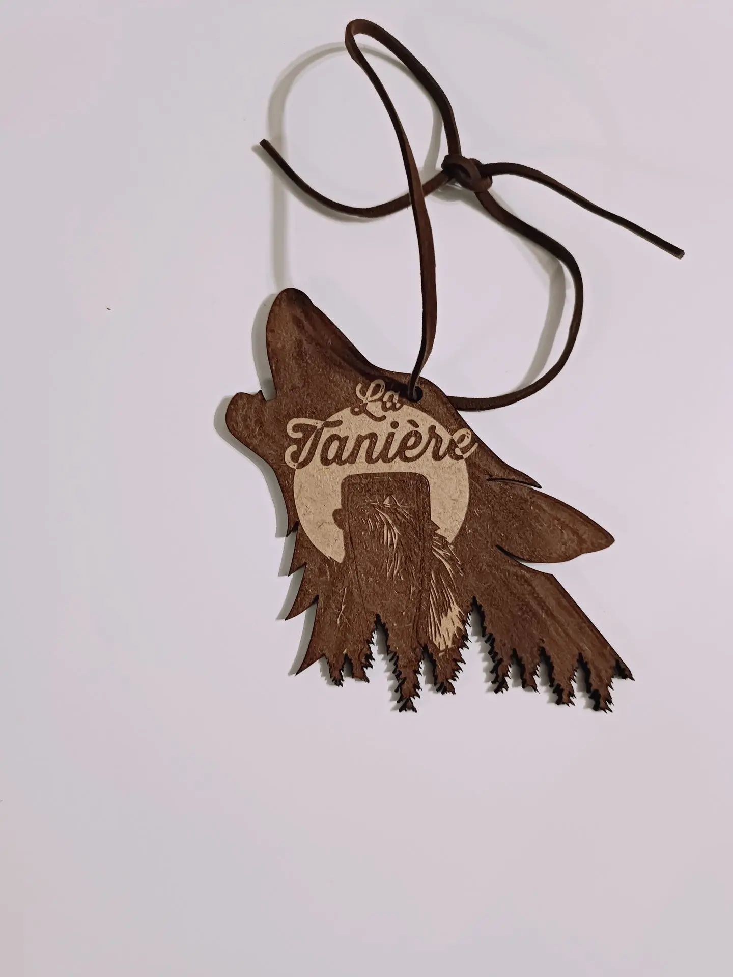 Découpe et gravure laser Logo La tanière
